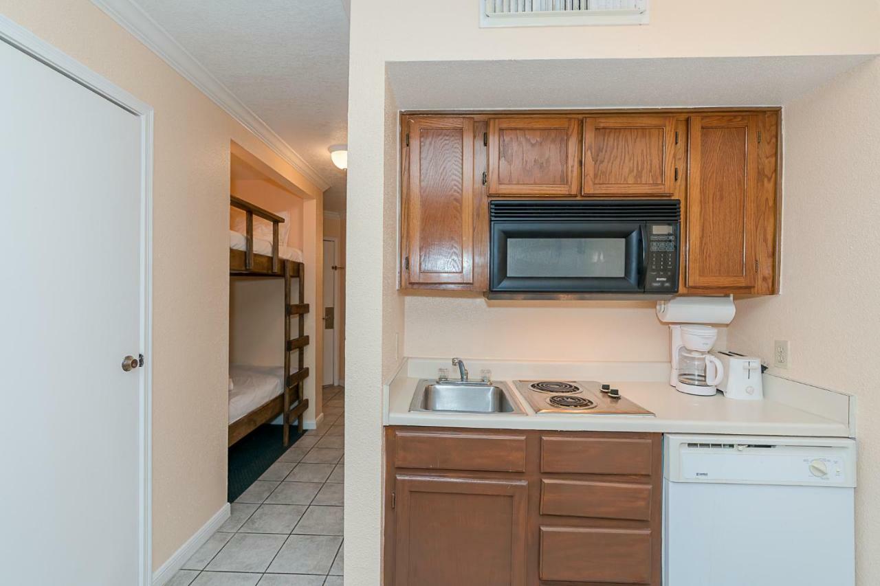Family Friendly Coastal Condo Γκάλβεστον Εξωτερικό φωτογραφία